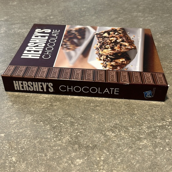 Hershey’s Chocolate cookbook - Picture 2 of 3